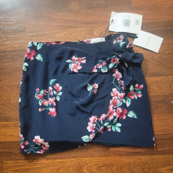 SEZANE Real Silk Navy Floral Wrap Skirt Sz 34 Small NWT - Picture 3 of 7